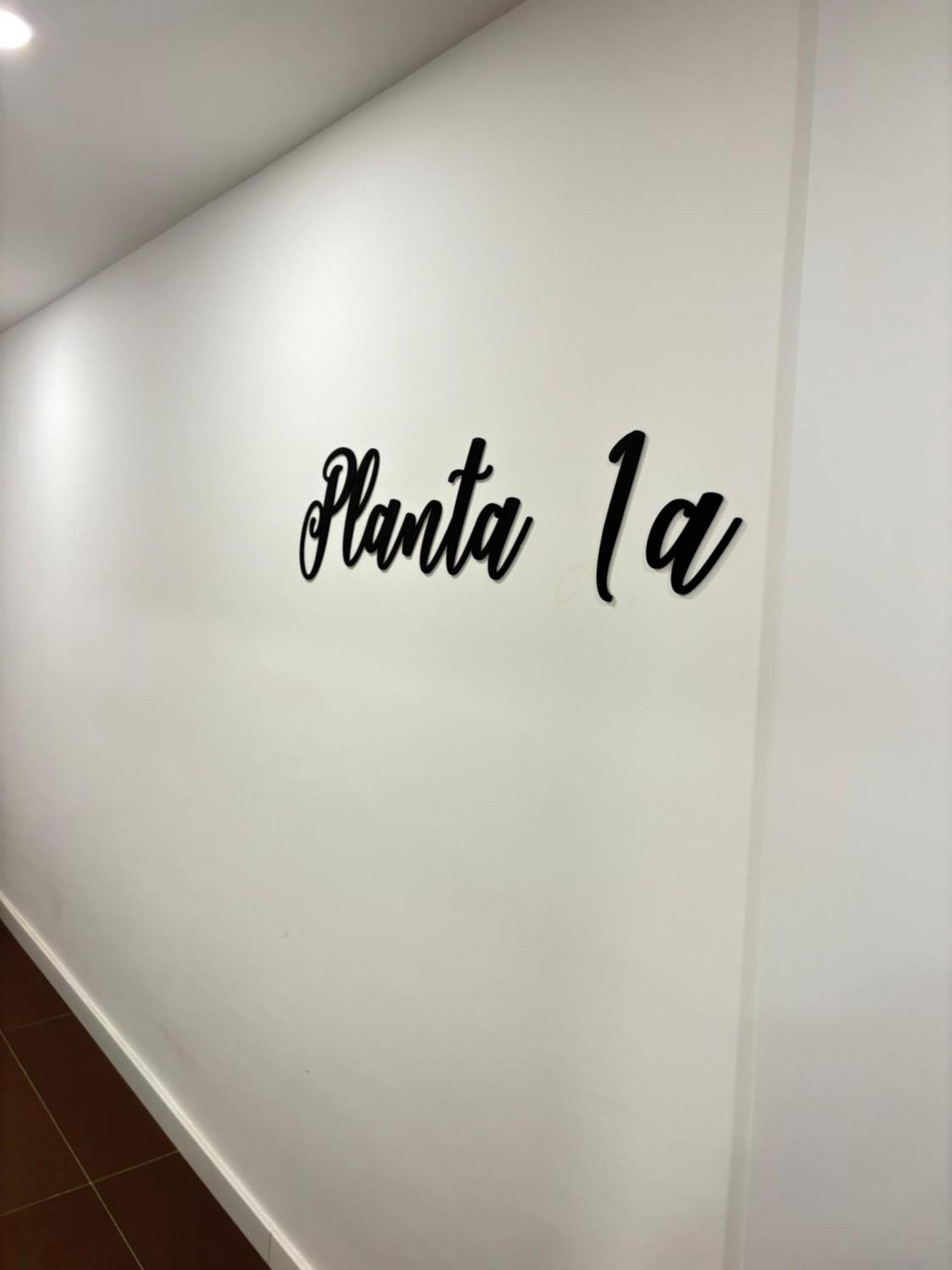 Apartamento de diseño en el centro de Reus 4-2 Exterior foto